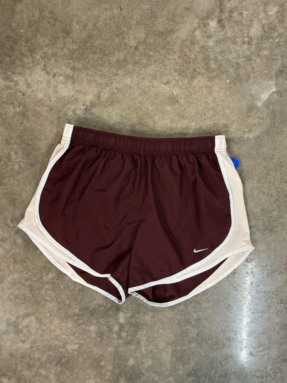 Nike Dri-FIT Tempo Running Shorts Burgundy Cream Women’s Large Lined